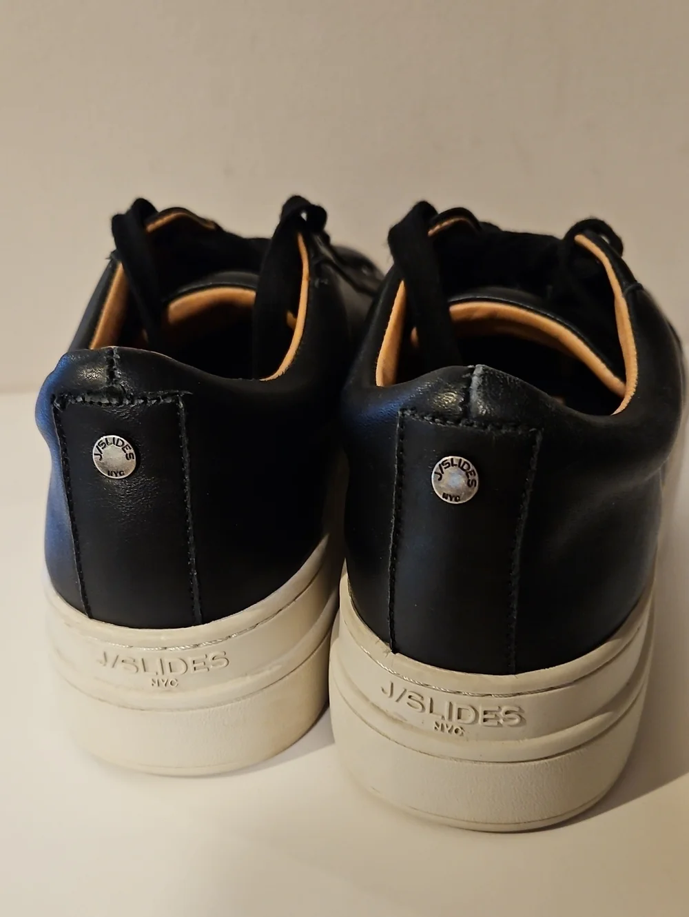 J SLIDES BLACK LEATHER PLATFORM SNEAKER SZ 6